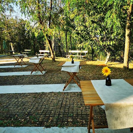 Krasen Kras 104 Resort Komen Exterior foto